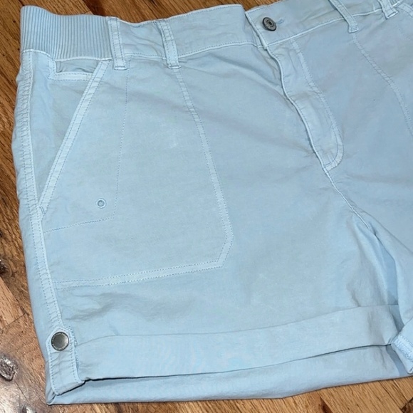 Women's American Eagle Snappy Stretch 4" Perfect Cargo Shorts (NWOT) - Picture 3 of 4